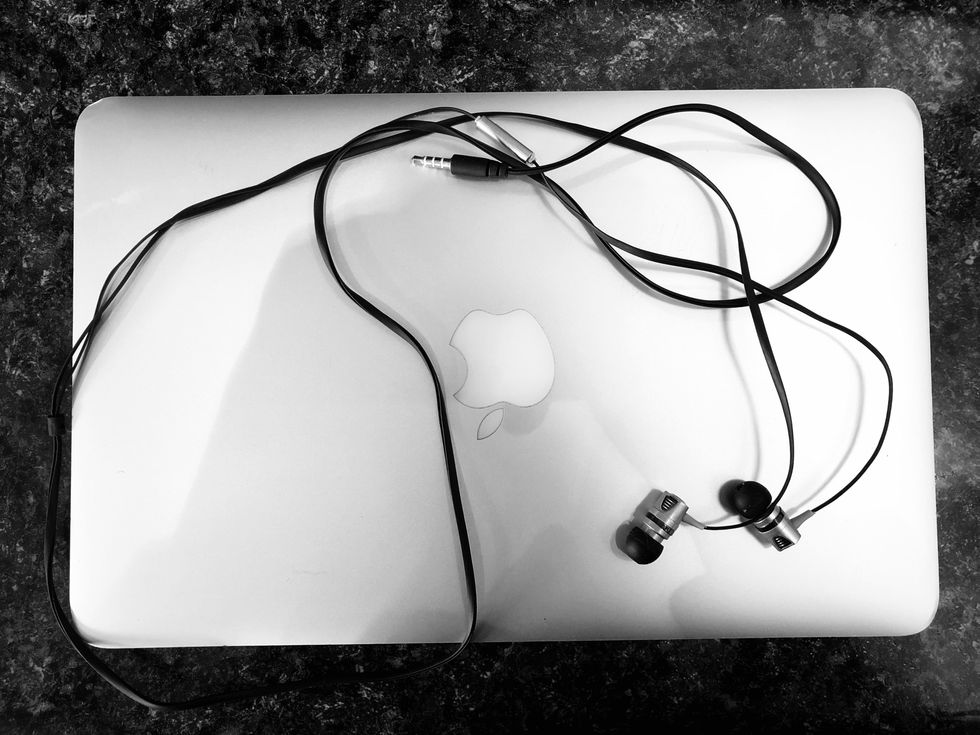 You'll Have This Chill And Cozy Playlist On Repeat