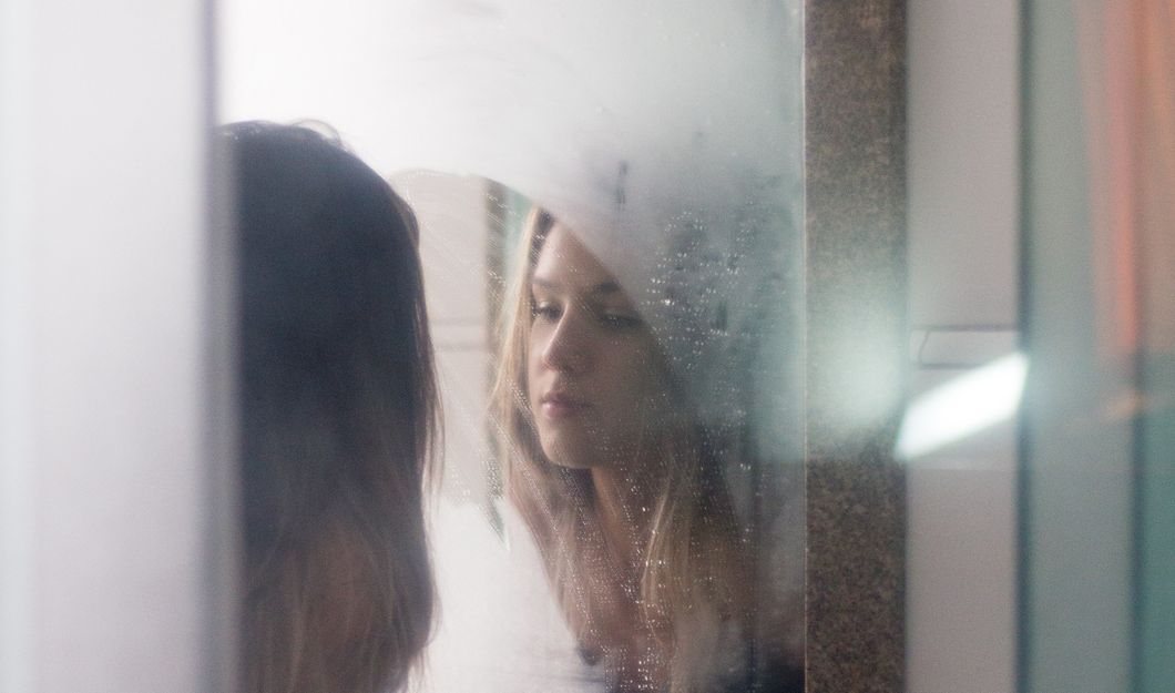 We Should All Aspire To Be As Sweet And Uplifting As Drunk Girls In Public Bathrooms