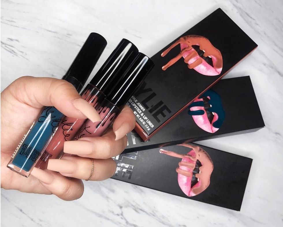 12 Things Makeup Addicts Don't Need To Look Into A Mirror To Admit