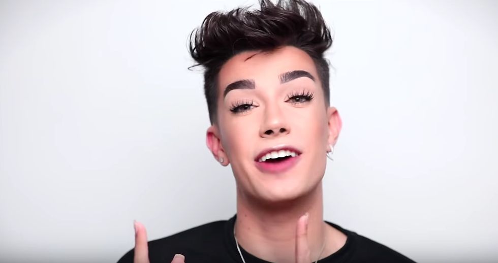 11 Moments That You Have In Your Makeup Routine, Like Clockwork