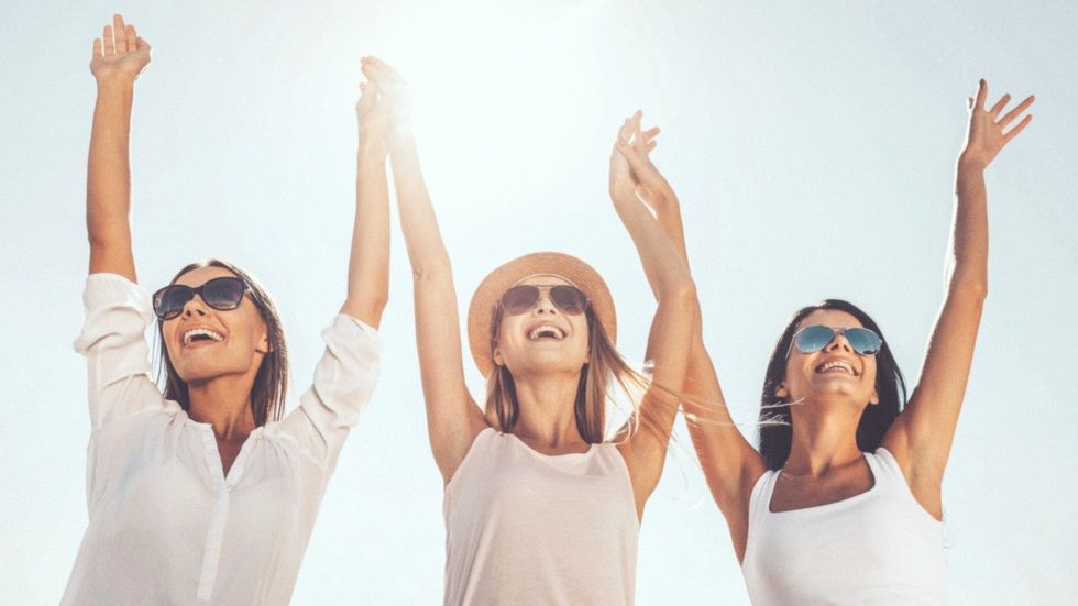 Stay Close To People That Make You Feel Like Sunshine