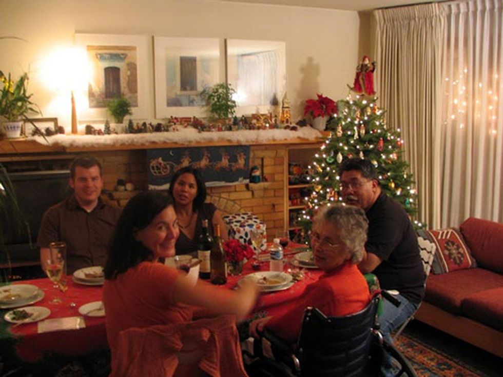 21 Ways You Know You're At A Filipino Christmas Party