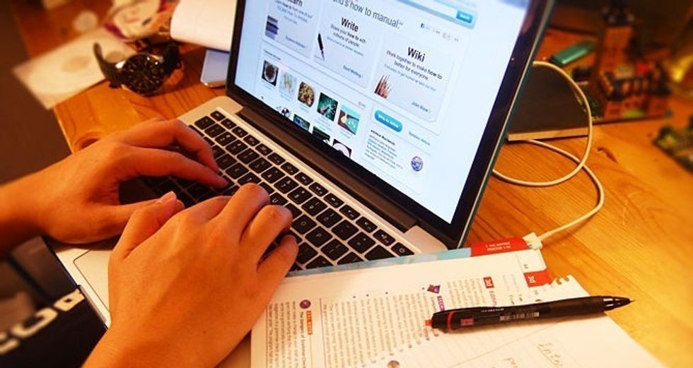 6 Benefits of Online Custom Writing