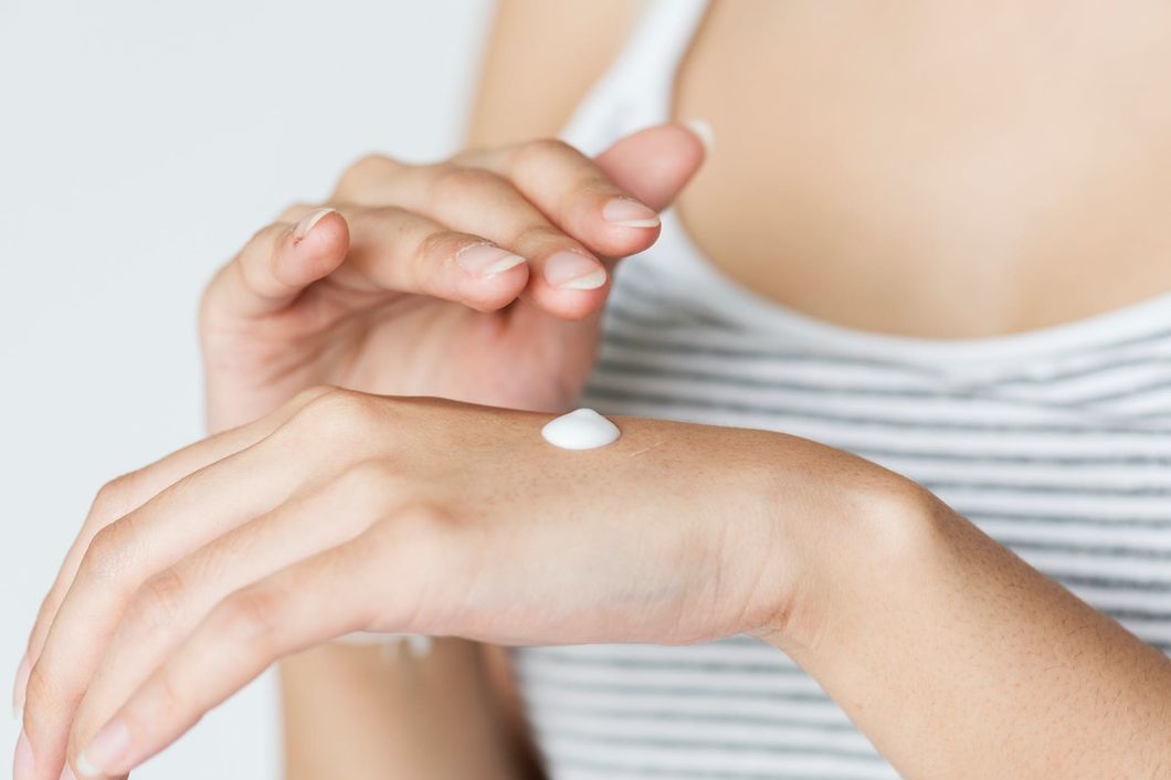 4 Problems Only People With Really Dry Skin Will Understand