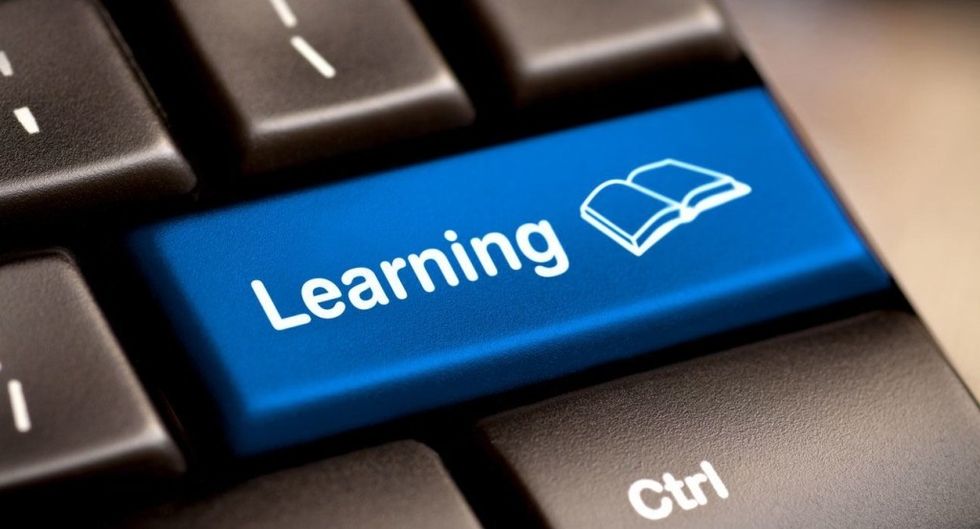 HOW TO TAKE THE FULL ADVANTAGE OF ONLINE LEARNING