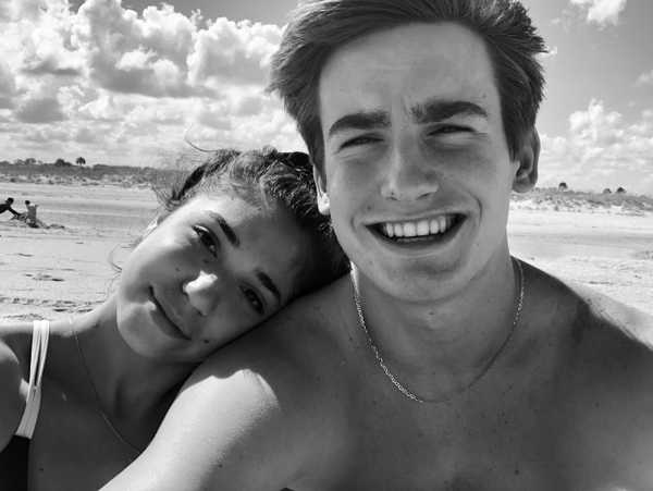 My Boyfriend And I Deleted Our Dating Apps TOGETHER And It Was Such A Freeing Experience