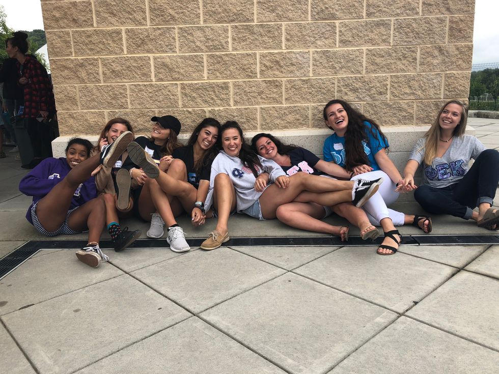 A Thank You Letter To My Roommates, All 7 Of You