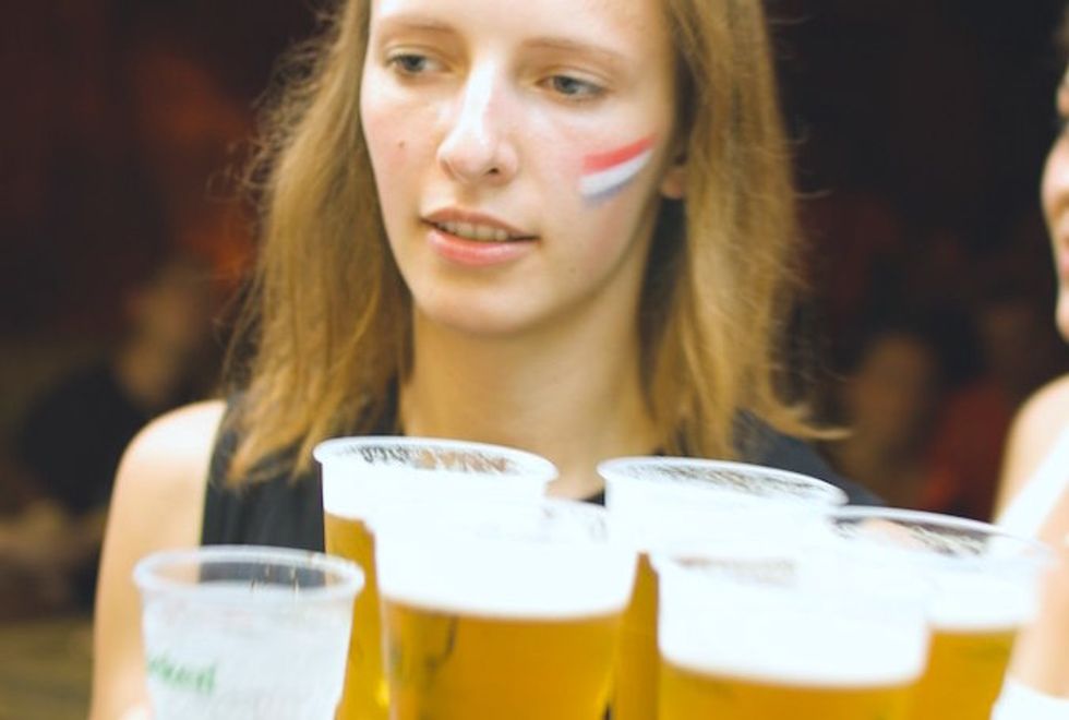 32 Pet Peeves Every Server Experiences Way More Than 20 Percent Of The Time