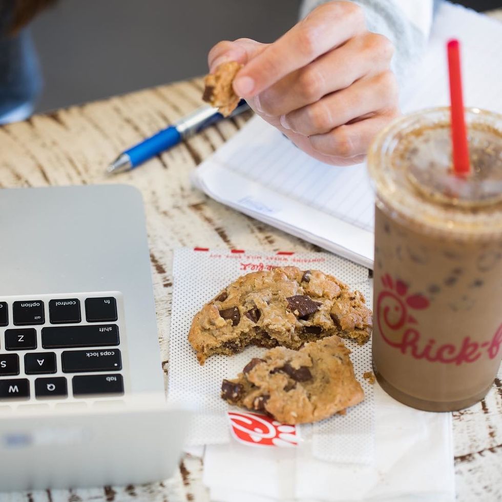 5 Restaurants College Students Will NEVER Turn Down, If Offered