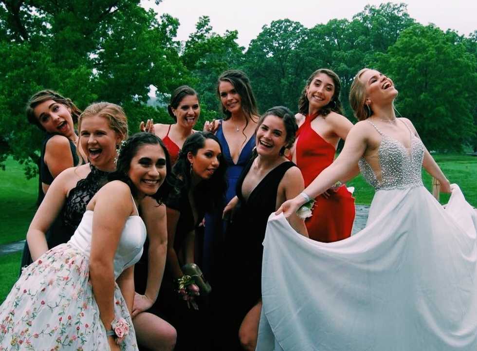A Dozen Things You And Your Girls Need INSTEAD Of A Dozen Roses For The Ultimate Galentine's Day