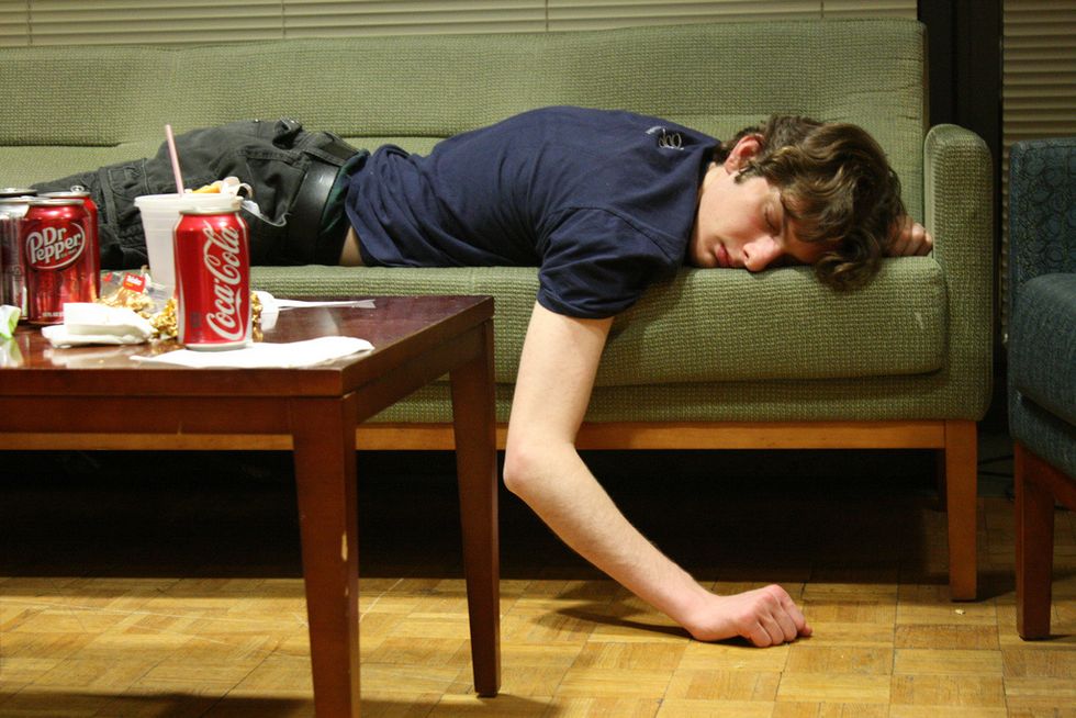 (2/2) 8 Things Every Sleep-Deprived College Student Does