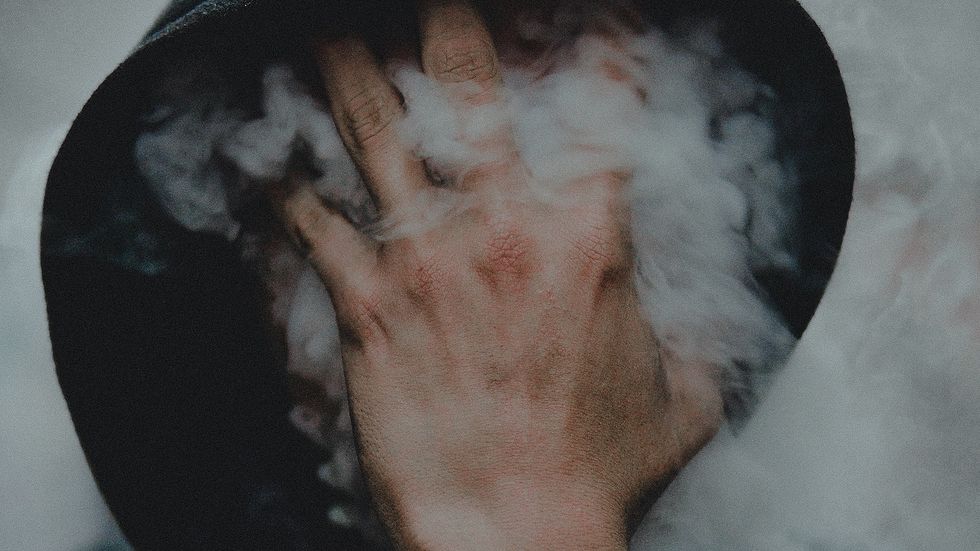 I Keep Toxic People In My Life, Even When I Know It's Not Healthy