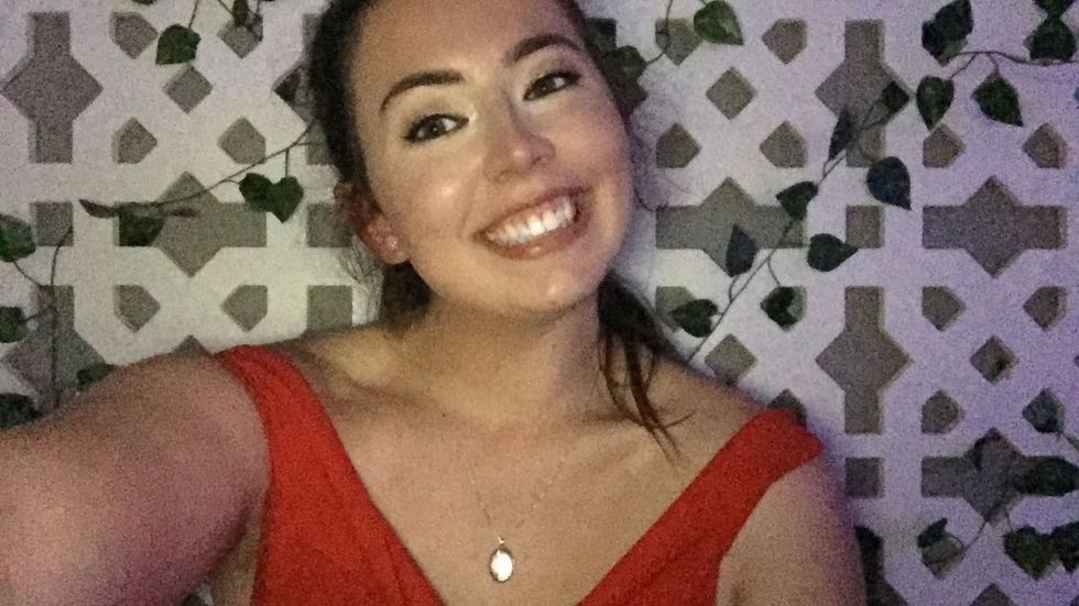 29 Painful Thoughts Every Girl Experiences While Getting Her Eyebrows Waxed