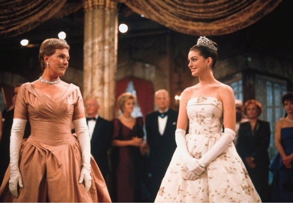 princess diaries final dress Before tomorrow's Grand reveal of my March white dress, here are pictures from February! Love getting to make this Princess Diaries Mia Thermopolis dress!! I think my favorite part was of course,