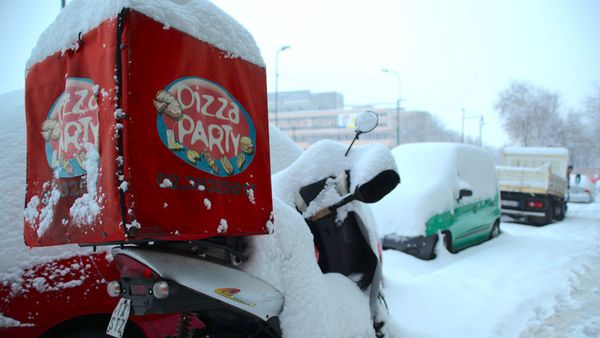 To The Jerks Who Order Delivery In A Snow Storm, I'm Calling You Out