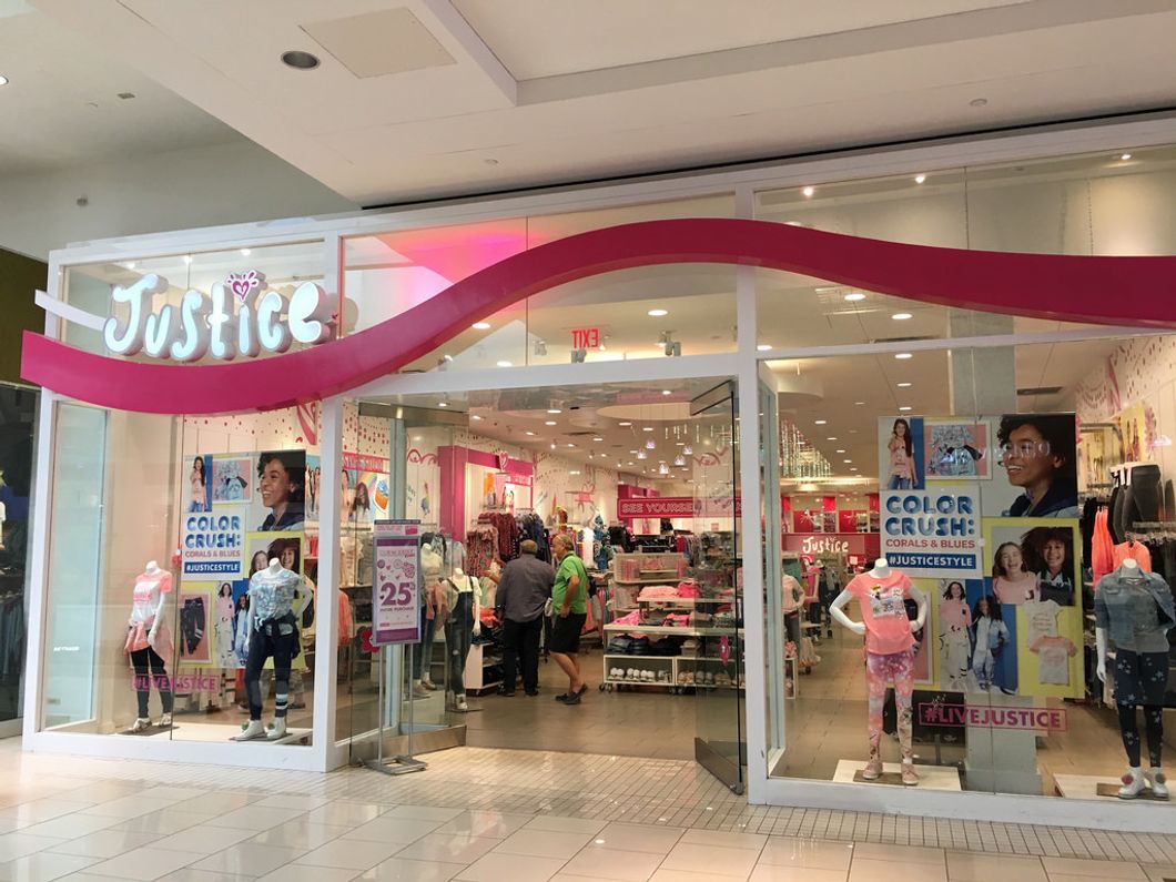 6 Stores That I Shopped At Between The Ages Of 11-14 That Defined My Middle School Fashion Sense