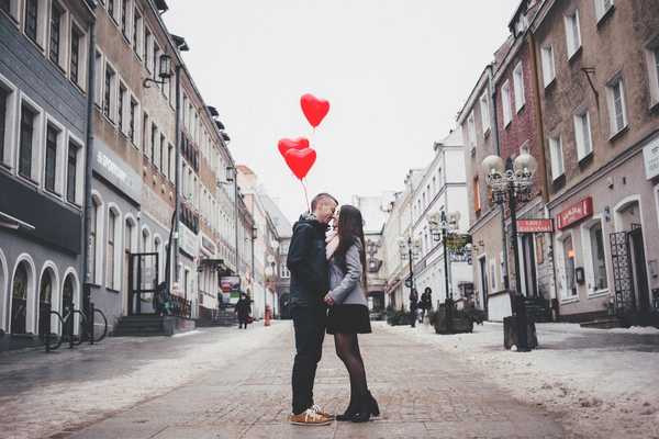 38 Jams Of Every Genre That Will Say How You Feel This Valentine's Day