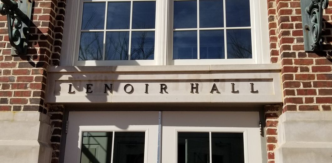 11 Thoughts That I Have Every Day While I'm Trying To Eat Lunch At The Top Of Lenoir