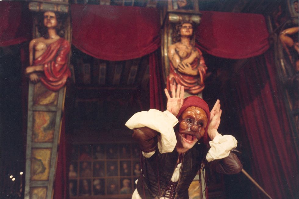 Molière in the Middle