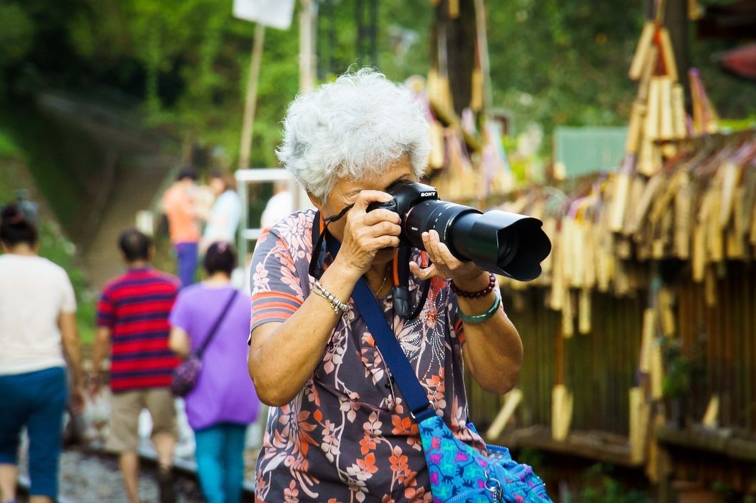 36 Hobbies To Take Up If You Want To Be The Next Best 20-Something Grandma