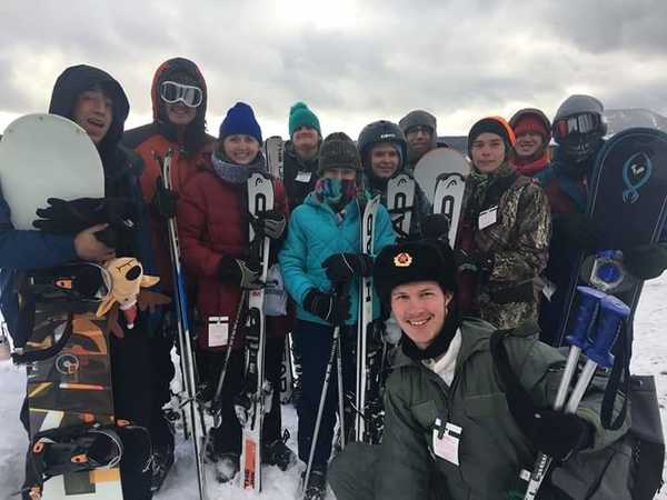 8 Reasons Everyone Should Hit The Slopes And Try Skiing