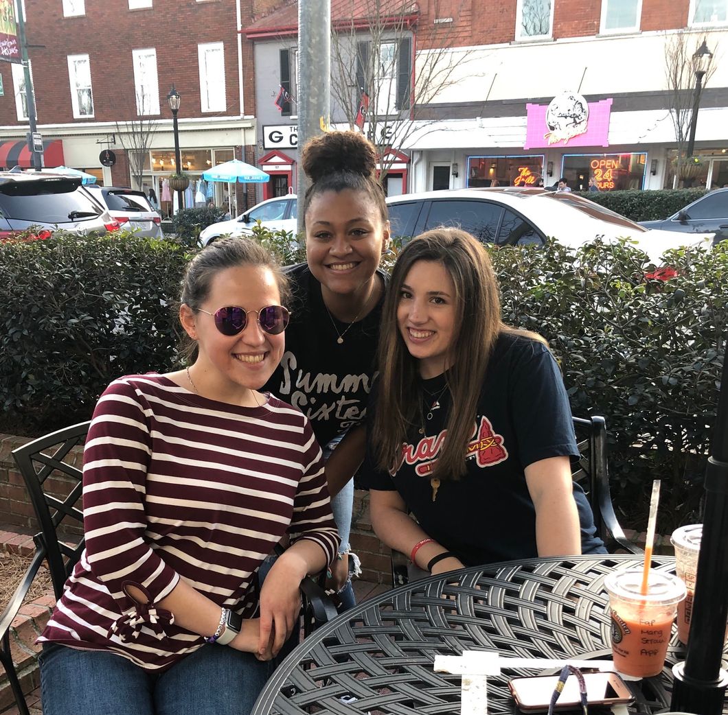 4 Things That Happen When You Run Into An Old Friend From High School