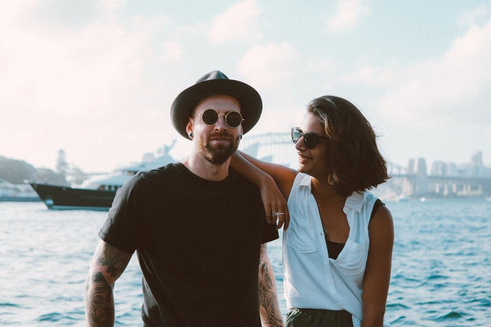 11 Easy Signs To Know When She's Interested & When She's Not