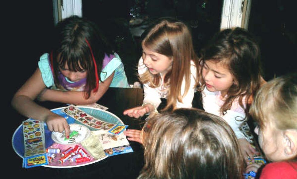 17 Items Every 2000s Middle Schooler Would Kill To Have With Them In College In 2019