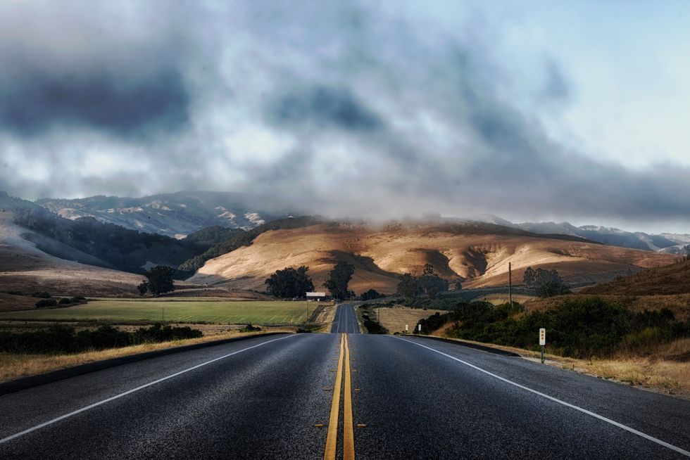25 Thoughts Everyone Has Traveling Alone In The Boonies