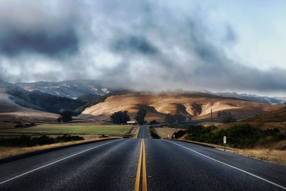 25 Thoughts Everyone Has Traveling Alone In The Boonies