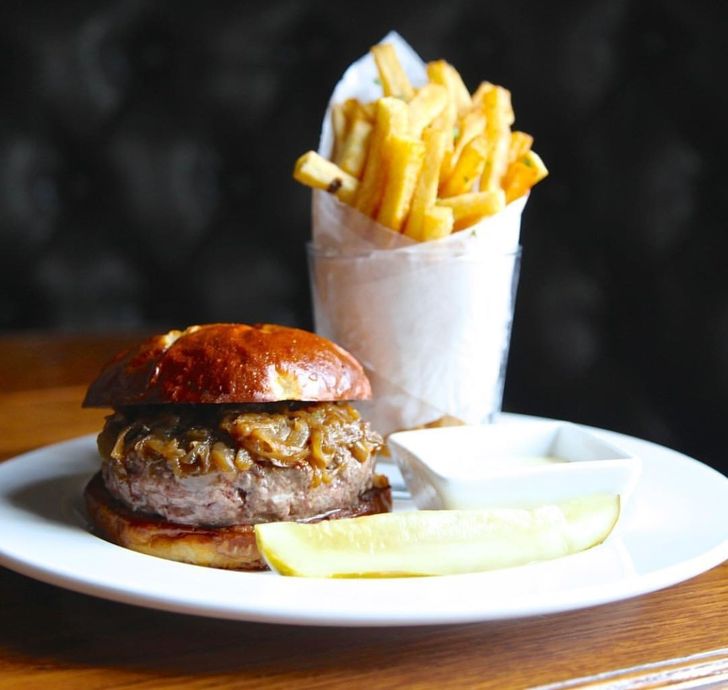Walk Into A Pub, Sit At The Bar, And The Meal Is History