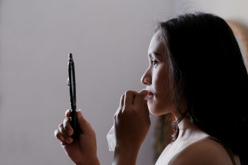 What It’s Like Dating The Girl Who Loves Her Makeup, According To Her Boyfriend