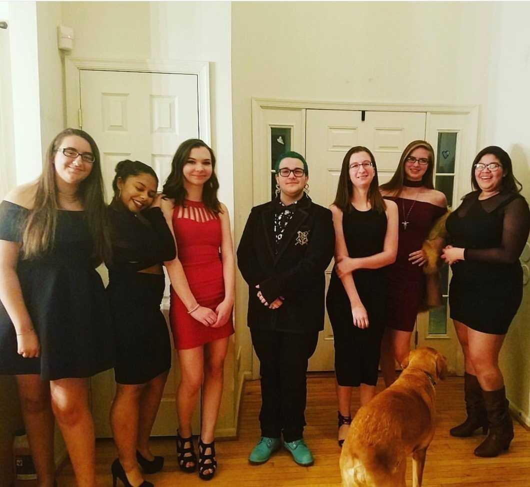 I'd Rather Have A Small Group Of Friends Than A Group Of 20 Acquaintances