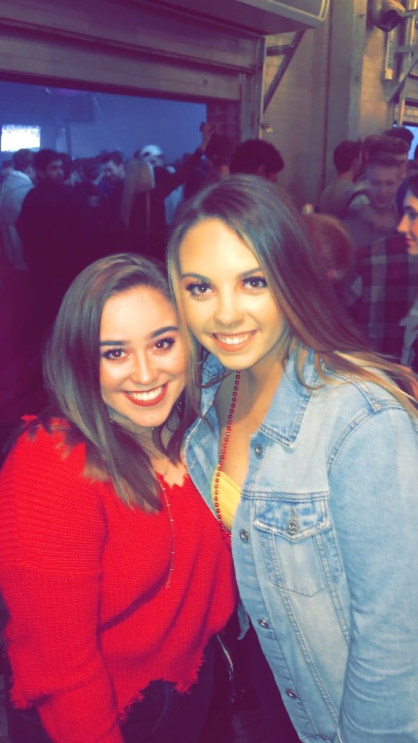 8 Things Girls Do That Make Literally No Sense But Will Literally Always Happen