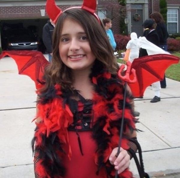 31 Thoughts That Haunt Halloween-Lovers All Year Round When It's NOT October