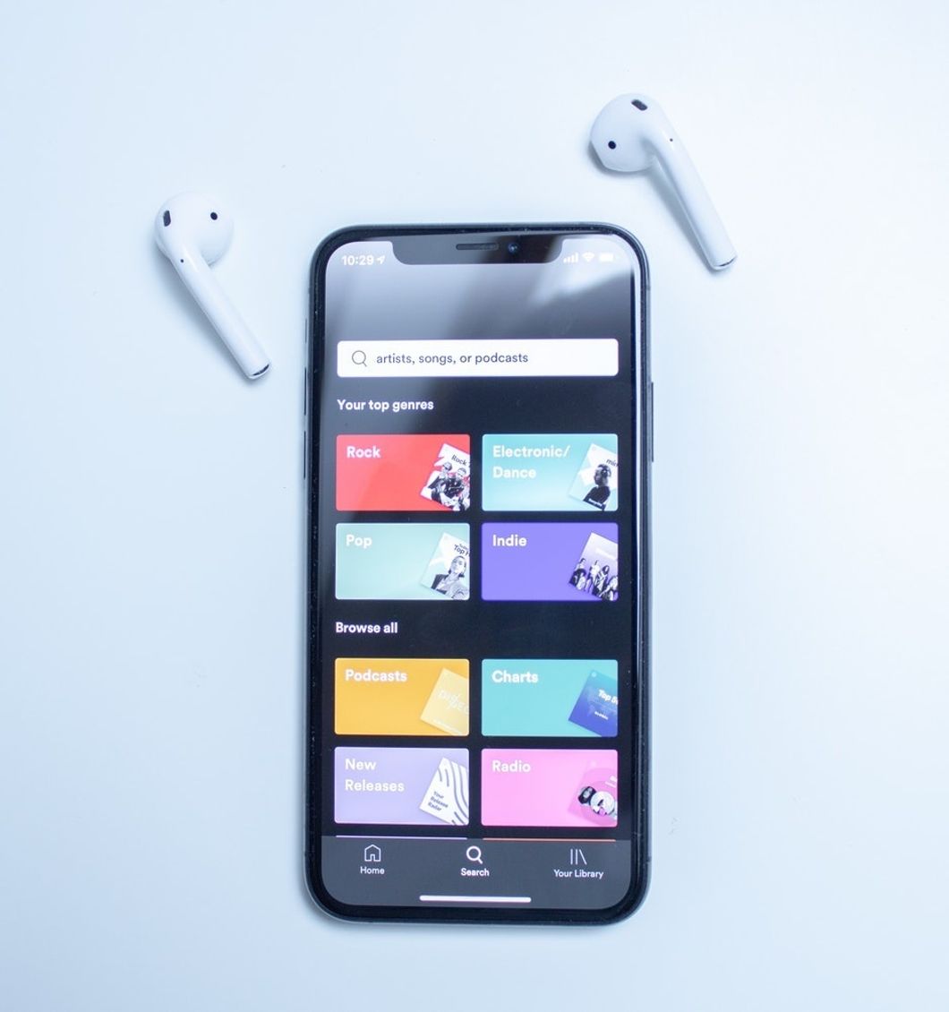 7 Reasons Spotify Proves Apple Music Is Nothing But A Name