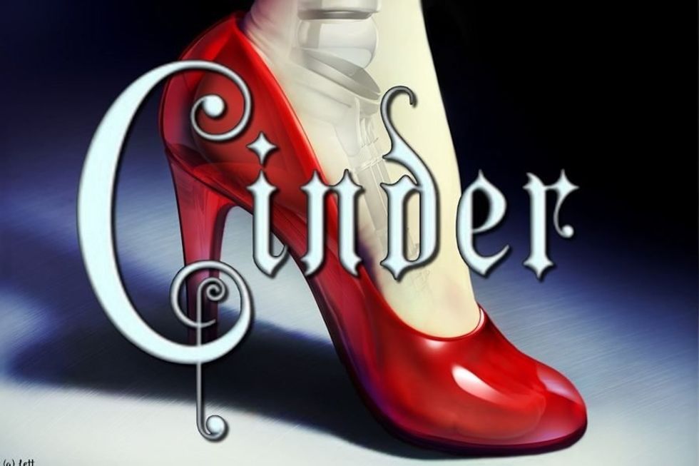 Book Review : Cinder by Marissa Meyer