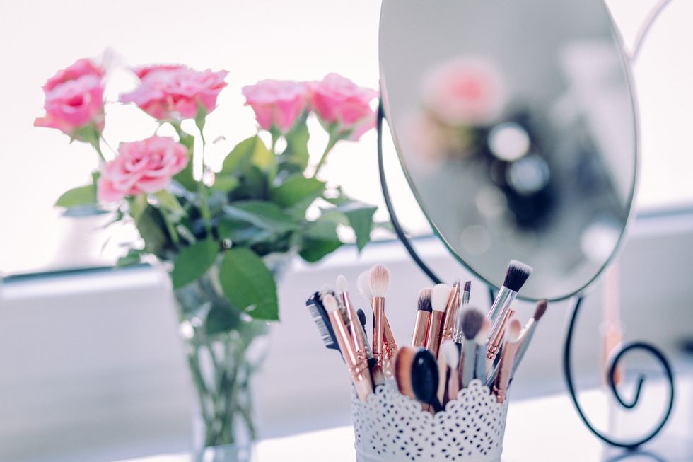10 Makeup Mistakes You Might Be Making​