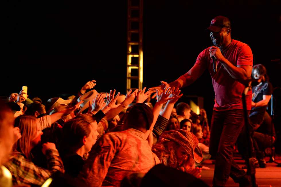 The Top 10 Country Songs For This Summer