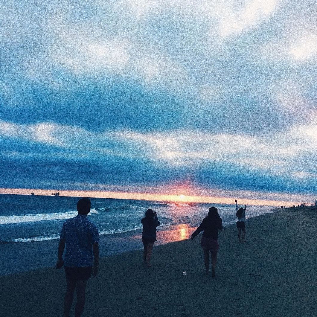 Balancing A Summer Job And A Summer Social Life Isn't Impossible, People