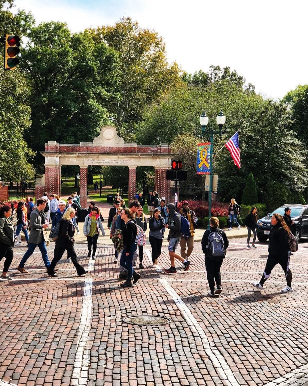 7 Things You Think While Seeing  Prospective Student Tour Groups On Campus
