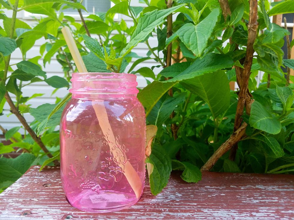 7 Swaps To Reduce Plastic Waste That Are So Easy You Can Start Today