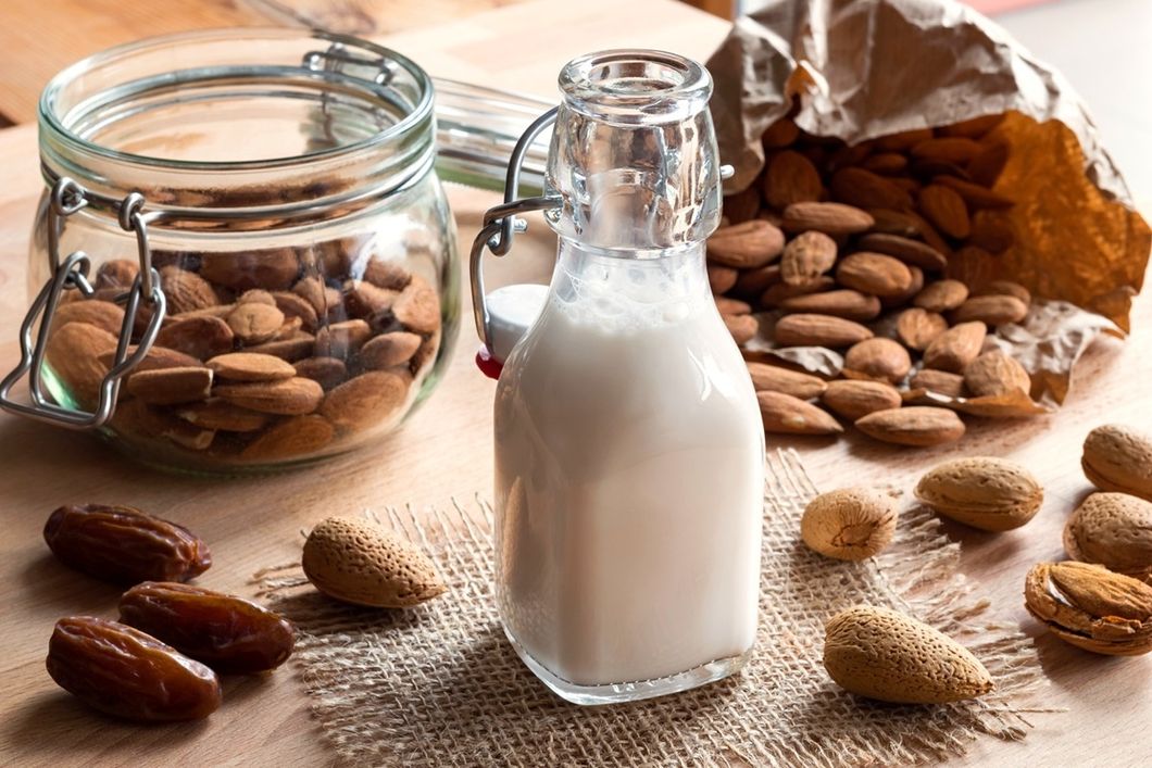 I Started Drinking Almond Milk Because It Was 'Trendy,' But Now I Can't Stand Dairy Milk