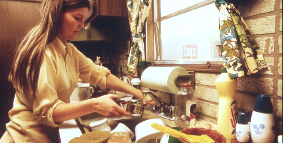 You Can Stay At Home — And Totally Still Stay A Feminist