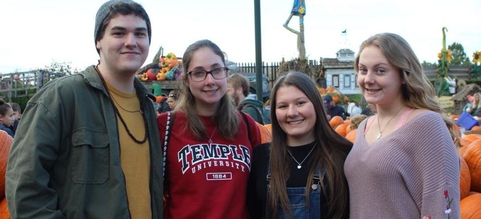 7 Reasons You Should Never Forget About Your High School Friends