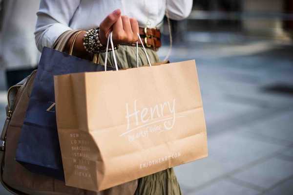 8 Reasons I'll Take In-Store Shopping Over Online Shopping Any Day