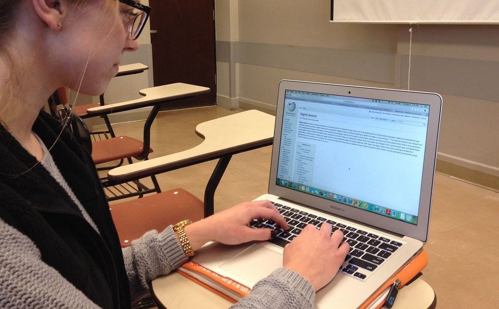 10 Things You Should Definitely Purchase And Pack for Freshman Year BEFORE August