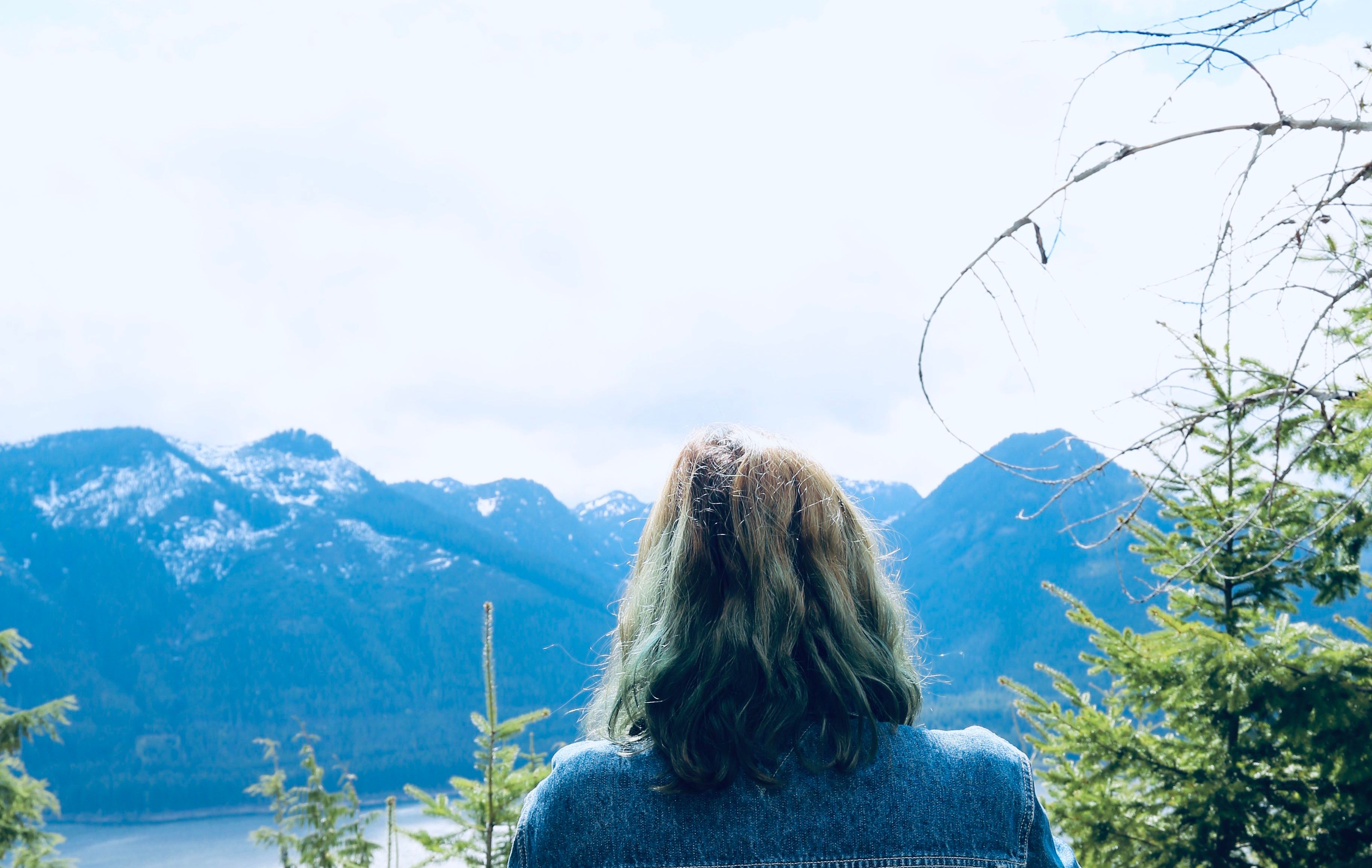 A Few Tips To Help You Grow Out Your Hair This Summer
