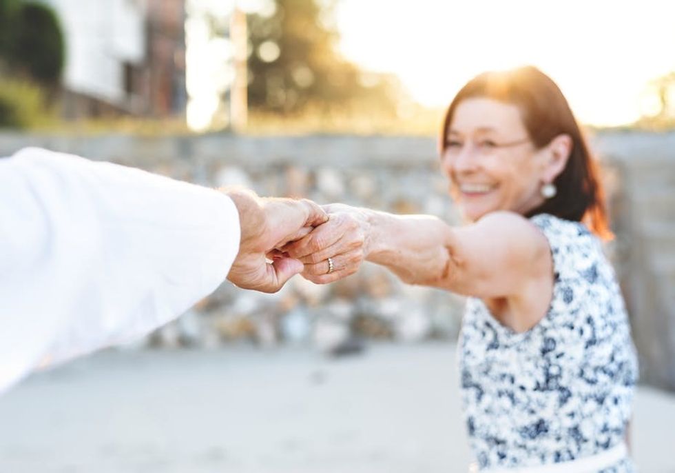 Socially Active Seniors: How to Stay Connected and Make New Friends