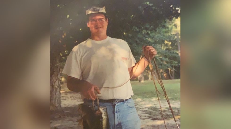 'Dad’s Old Number' Is The Perfect Father's Day Song For Everyone Who's Lost Their Dad